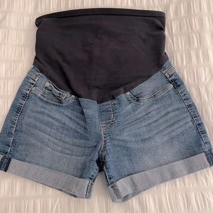 Levi maternity shorts